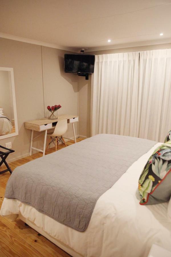 Eden Guesthouse B&B Dana Bay Bagian luar foto